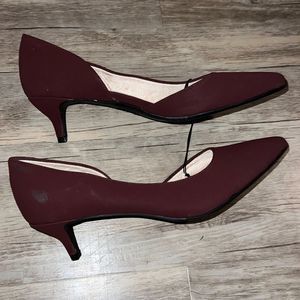 Life Stride Burgundy Pointed Toe Kitten Heels